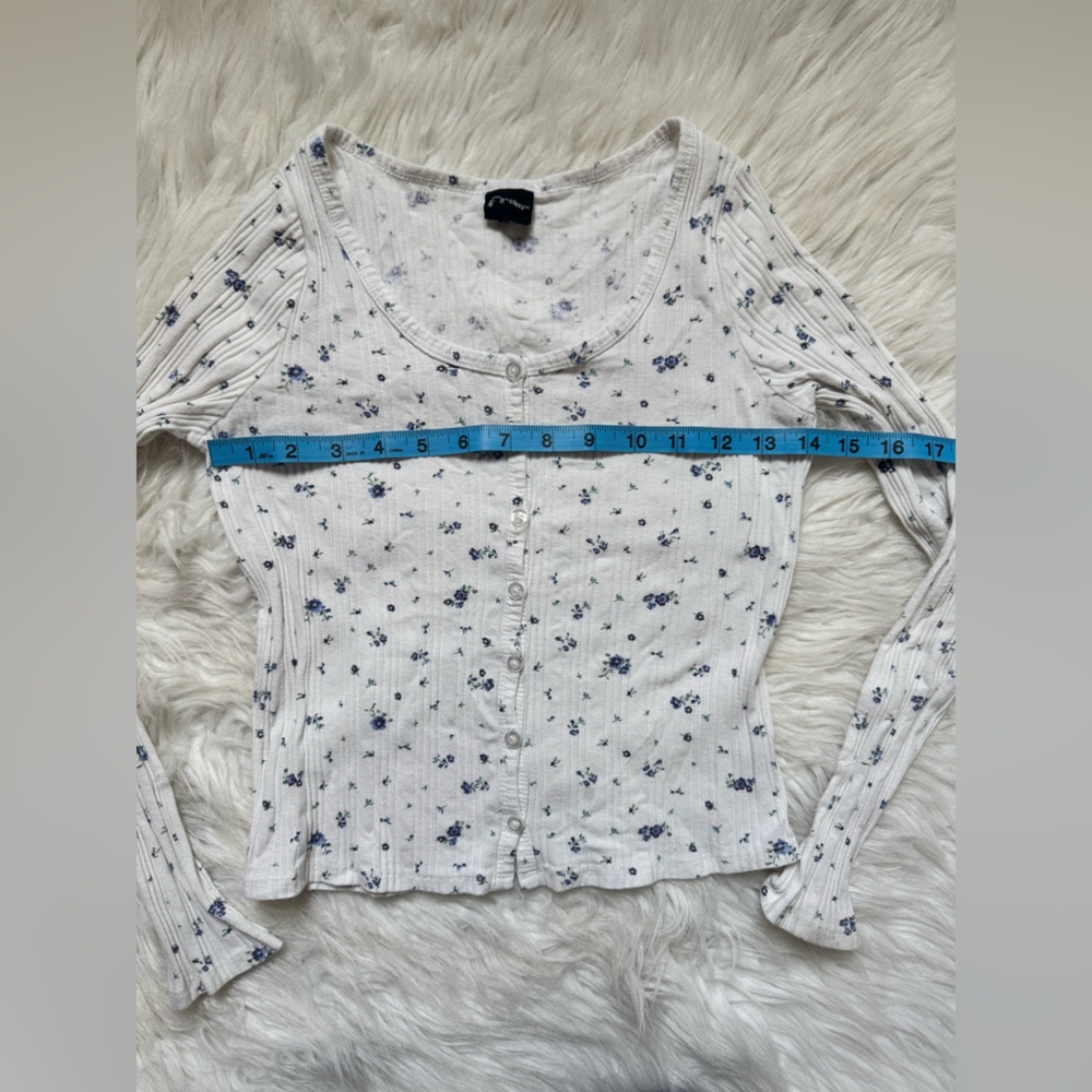 Floral Button-Down Sleepwear Top - Picture 2 of 7